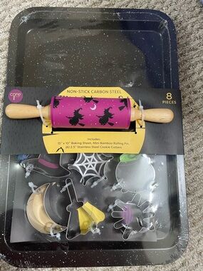 Halloween Black 8-Piece Mini Baking Set